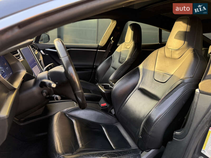 Лифтбек Tesla Model S 2016 в Городке фото 8 Лифтбек Tesla Model S 2016 в Городке