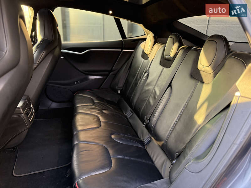 Лифтбек Tesla Model S 2016 в Городке фото 9 Лифтбек Tesla Model S 2016 в Городке