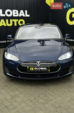 Лифтбек Tesla Model S 2016 в Львове