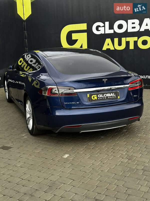 Лифтбек Tesla Model S 2016 в Львове