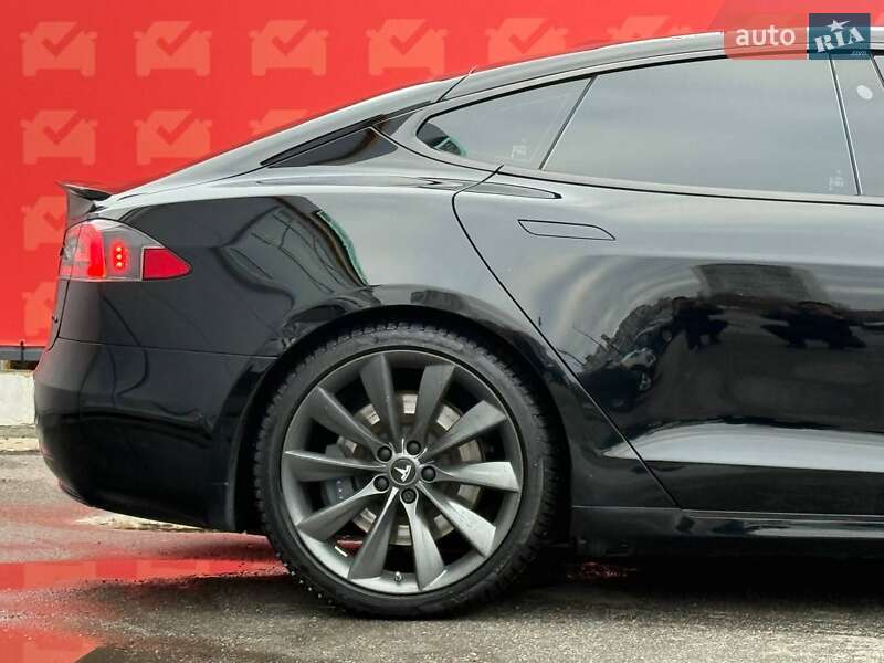 Лифтбек Tesla Model S 2019 в Киеве