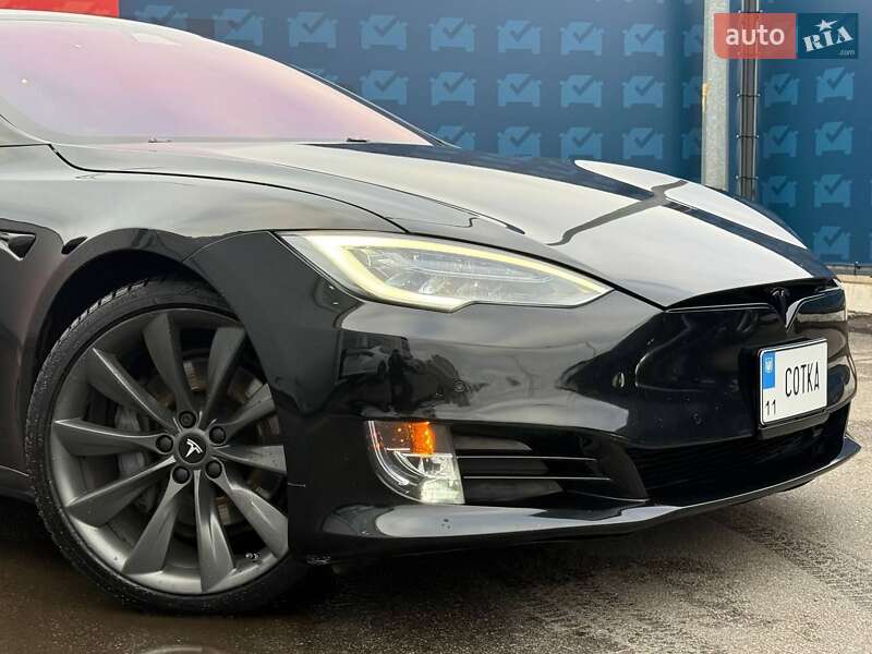 Лифтбек Tesla Model S 2019 в Киеве