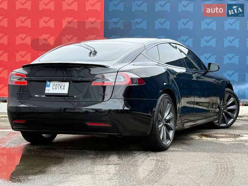 Лифтбек Tesla Model S 2019 в Киеве