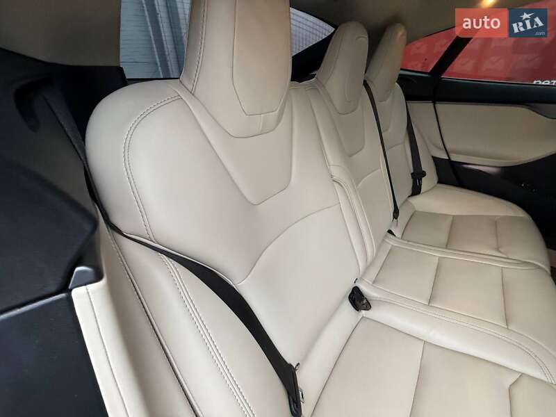 Лифтбек Tesla Model S 2019 в Киеве