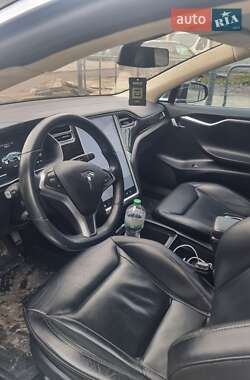 Лифтбек Tesla Model S 2016 в Львове