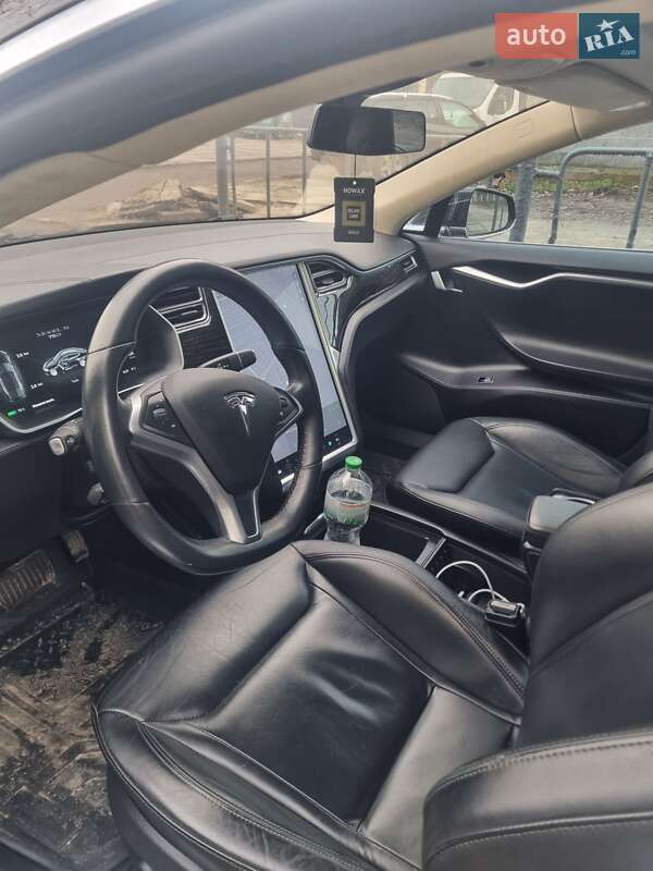 Лифтбек Tesla Model S 2016 в Львове фото 14 Лифтбек Tesla Model S 2016 в Львове