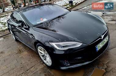 Лифтбек Tesla Model S 2016 в Львове