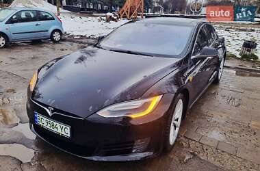 Лифтбек Tesla Model S 2016 в Львове