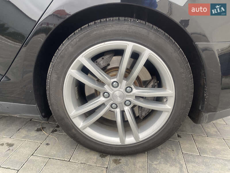 Лифтбек Tesla Model S 2013 в Луцке фото 23 Лифтбек Tesla Model S 2013 в Луцке