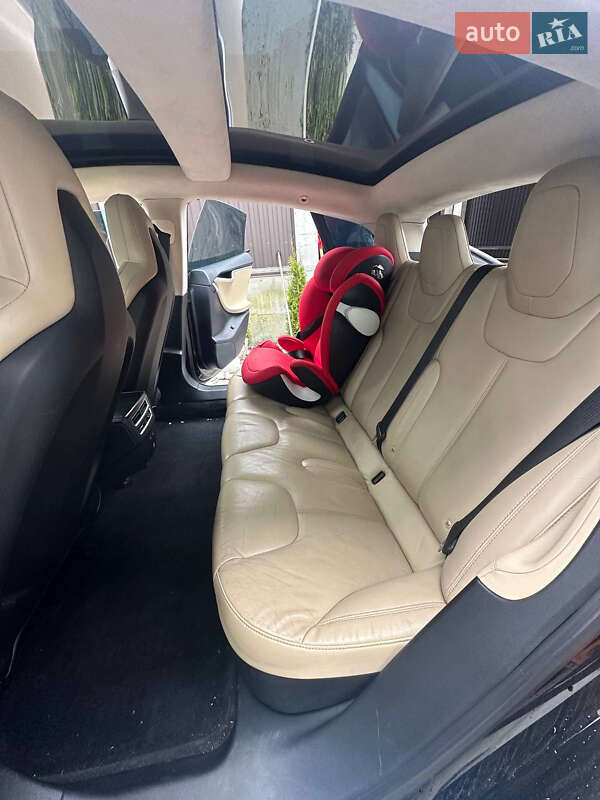 Лифтбек Tesla Model S 2016 в Львове фото 12 Лифтбек Tesla Model S 2016 в Львове