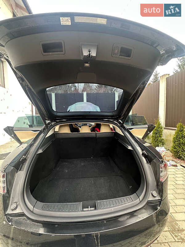 Лифтбек Tesla Model S 2016 в Львове фото 13 Лифтбек Tesla Model S 2016 в Львове