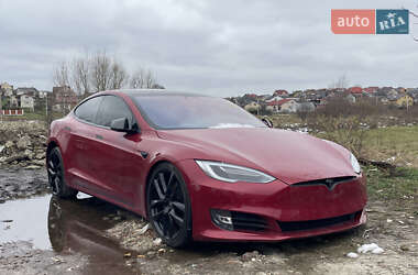 Ліфтбек Tesla Model S 2017 в Львові
