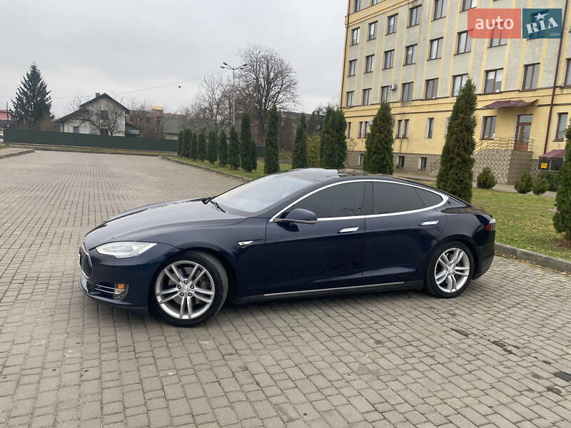 Лифтбек Tesla Model S 2013 в Коломые