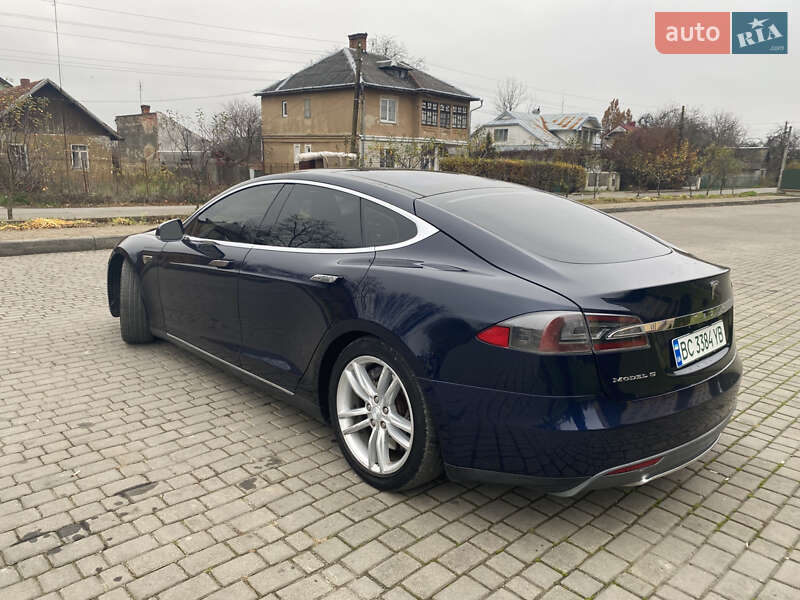 Лифтбек Tesla Model S 2013 в Коломые