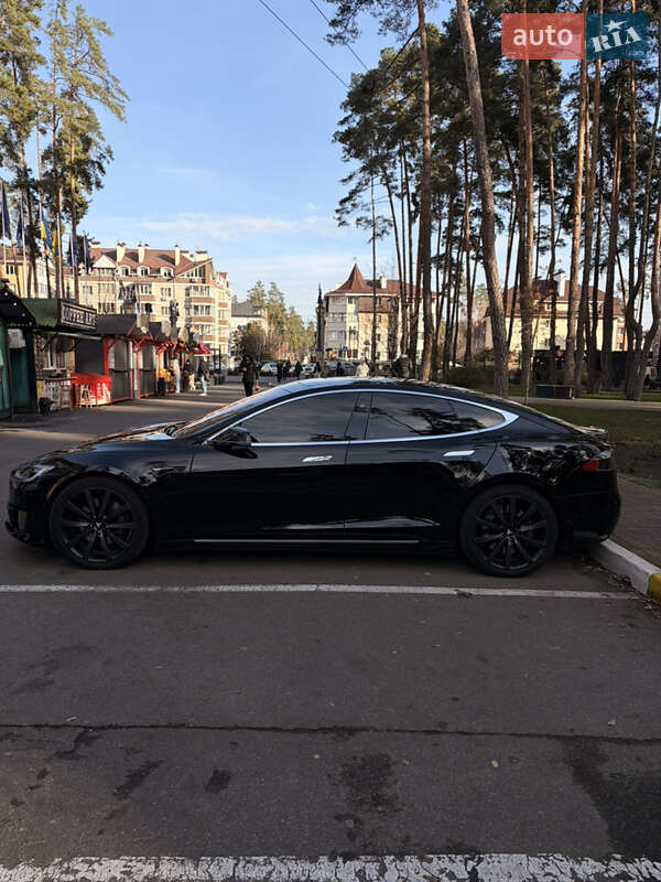 Ліфтбек Tesla Model S 2016 в Києві