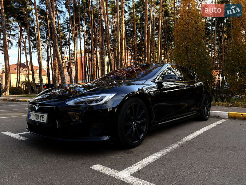 Ліфтбек Tesla Model S 2016 в Києві