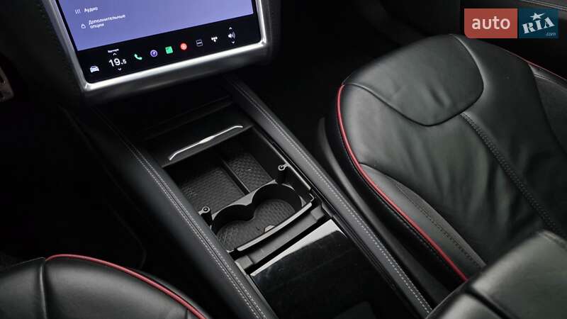 Ліфтбек Tesla Model S 2013 в Києві