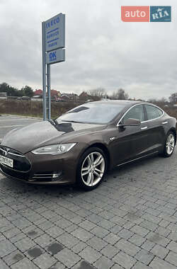 Лифтбек Tesla Model S 2014 в Львове