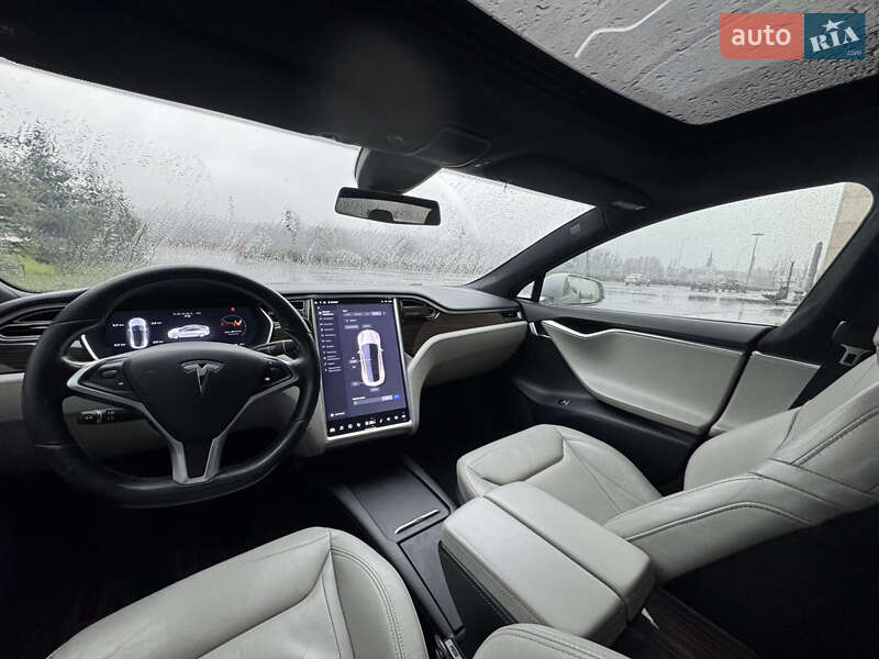 Лифтбек Tesla Model S 2016 в Киеве фото 29 Лифтбек Tesla Model S 2016 в Киеве