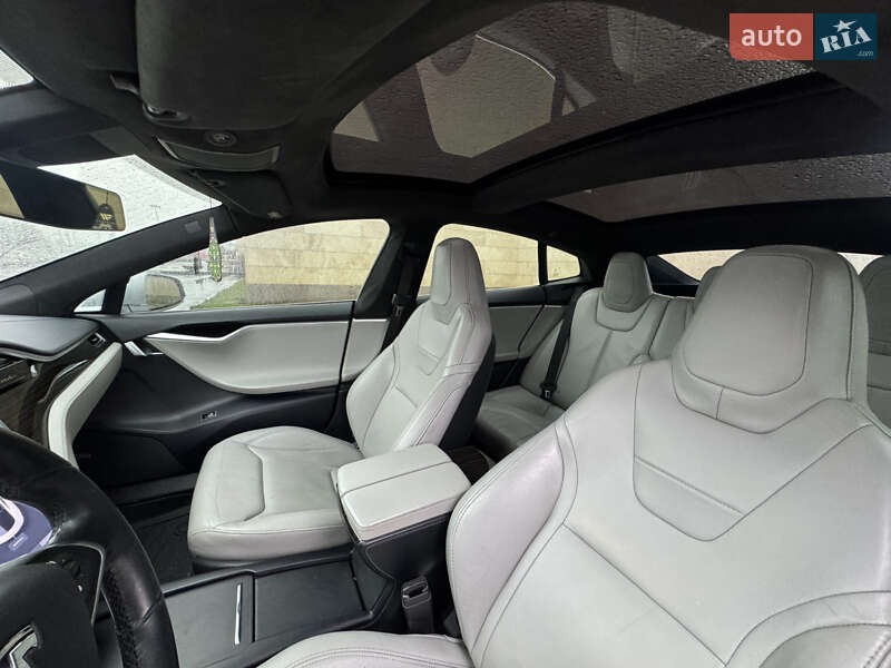 Лифтбек Tesla Model S 2016 в Киеве фото 32 Лифтбек Tesla Model S 2016 в Киеве