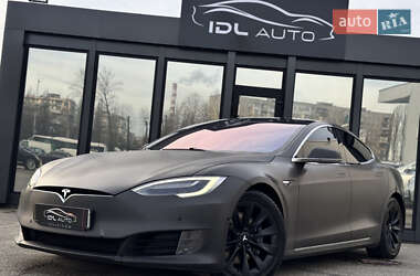 Лифтбек Tesla Model S 2017 в Киеве