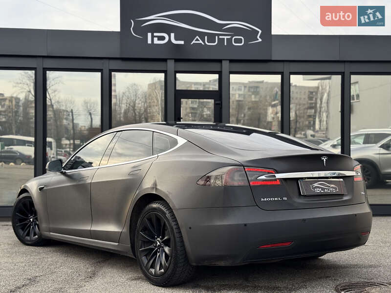 Ліфтбек Tesla Model S 2017 в Києві