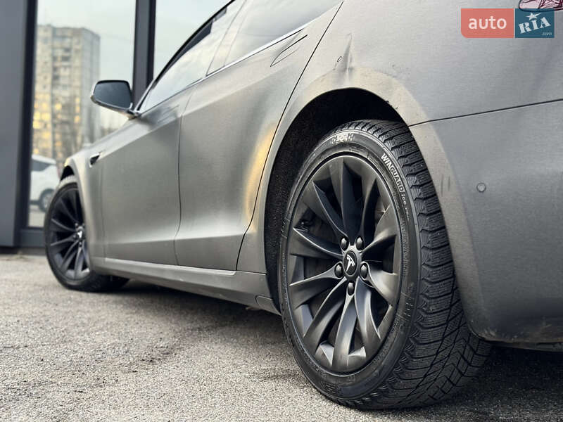 Ліфтбек Tesla Model S 2017 в Києві