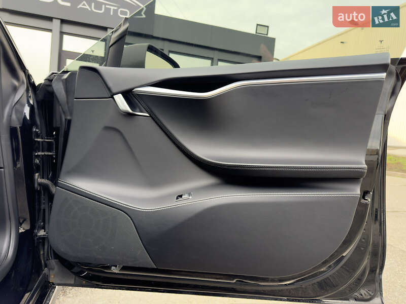 Ліфтбек Tesla Model S 2017 в Києві