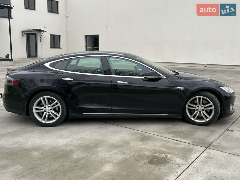 Ліфтбек Tesla Model S 2015 в Луцьку фото 13 Ліфтбек Tesla Model S 2015 в Луцьку