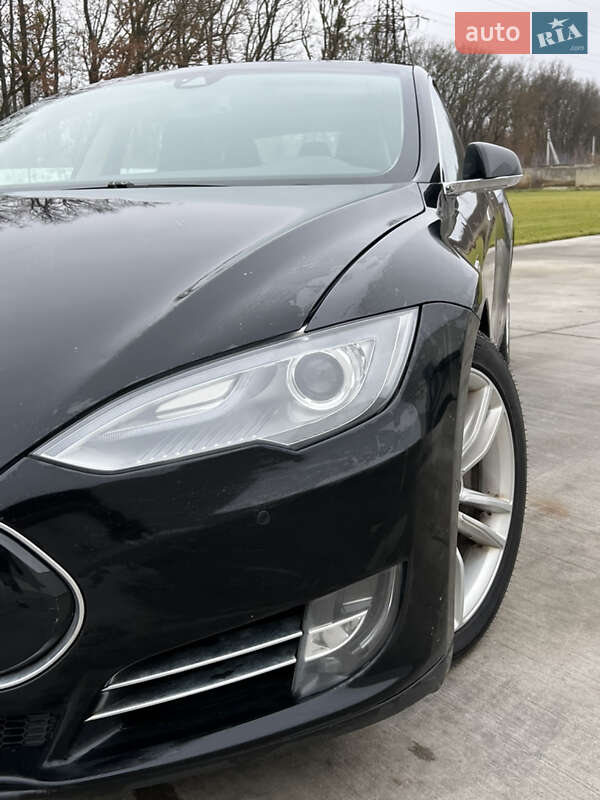 Ліфтбек Tesla Model S 2015 в Луцьку фото 17 Ліфтбек Tesla Model S 2015 в Луцьку