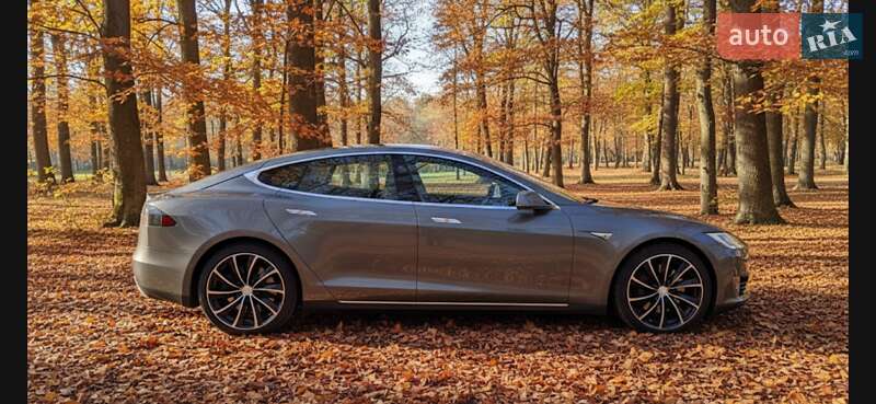 Ліфтбек Tesla Model S 2016 в Черкасах фото 4 Ліфтбек Tesla Model S 2016 в Черкасах