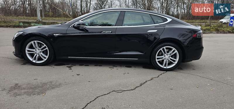 Лифтбек Tesla Model S 2014 в Тернополе