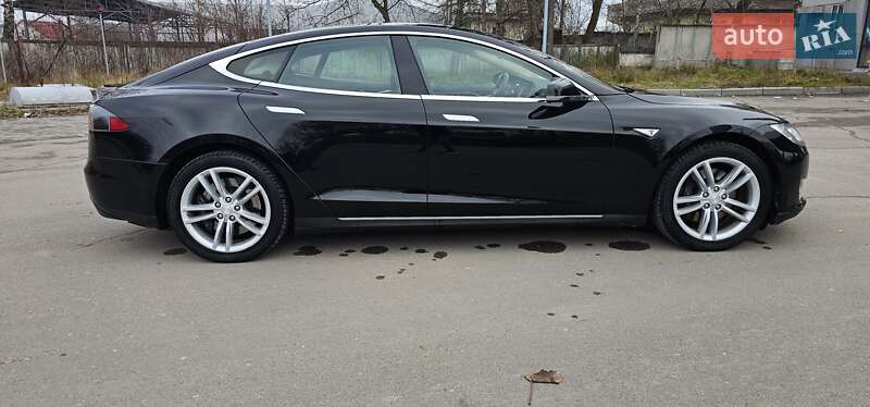Лифтбек Tesla Model S 2014 в Тернополе
