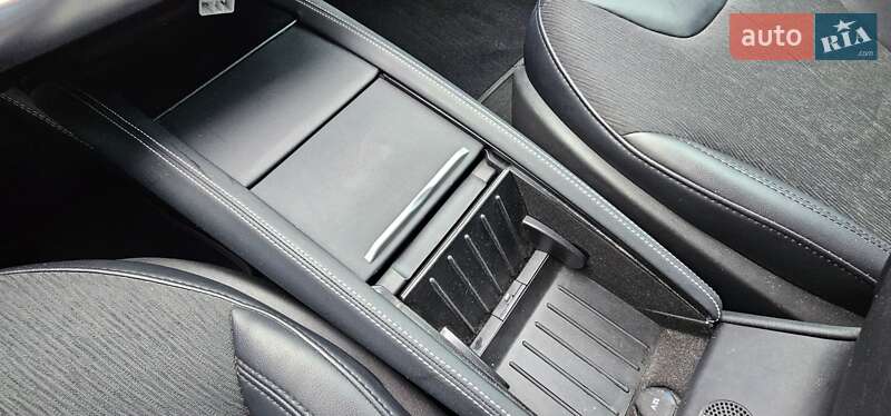 Лифтбек Tesla Model S 2014 в Тернополе