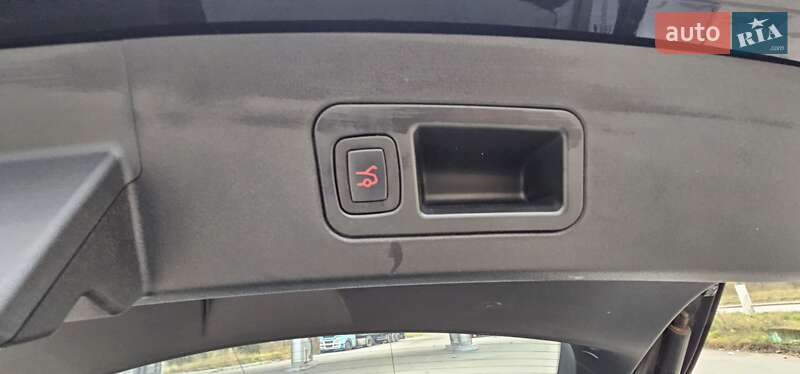 Лифтбек Tesla Model S 2014 в Тернополе