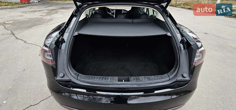 Лифтбек Tesla Model S 2014 в Тернополе