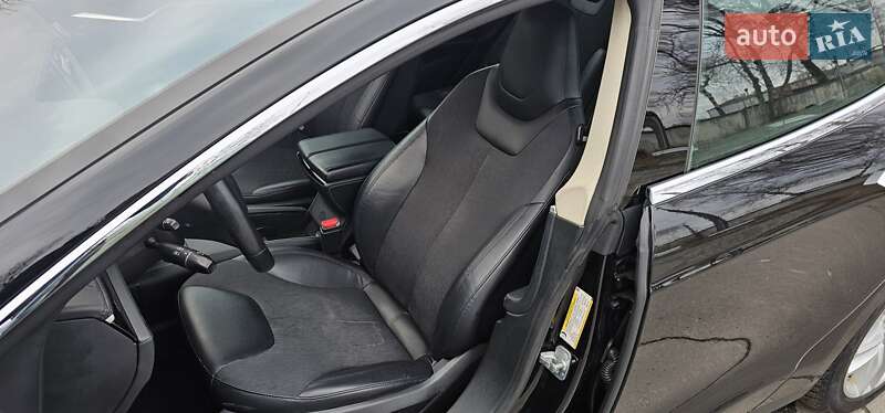 Лифтбек Tesla Model S 2014 в Тернополе