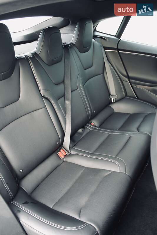 Лифтбек Tesla Model S 2019 в Киеве