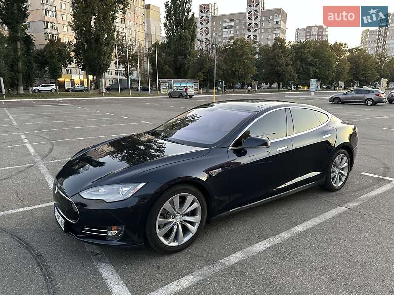 Лифтбек Tesla Model S 2013 в Киеве фото 12 Лифтбек Tesla Model S 2013 в Киеве