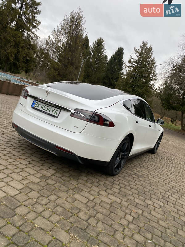 Ліфтбек Tesla Model S 2014 в Рівному фото 9 Ліфтбек Tesla Model S 2014 в Рівному