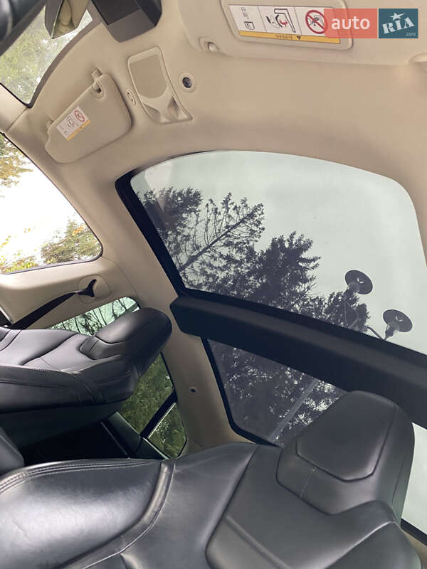 Ліфтбек Tesla Model S 2014 в Рівному фото 30 Ліфтбек Tesla Model S 2014 в Рівному