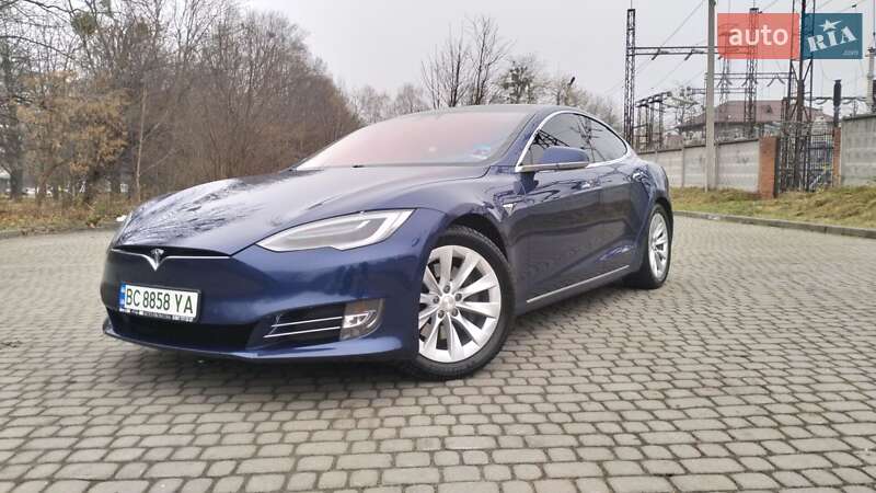 Лифтбек Tesla Model S 2018 в Львове