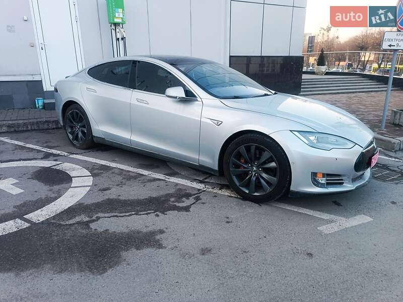 Ліфтбек Tesla Model S 2014 в Львові фото 5 Ліфтбек Tesla Model S 2014 в Львові