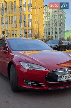 Ліфтбек Tesla Model S 2016 в Києві