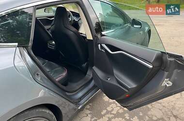 Лифтбек Tesla Model S 2013 в Саврани