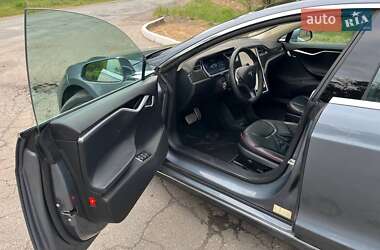 Лифтбек Tesla Model S 2013 в Саврани