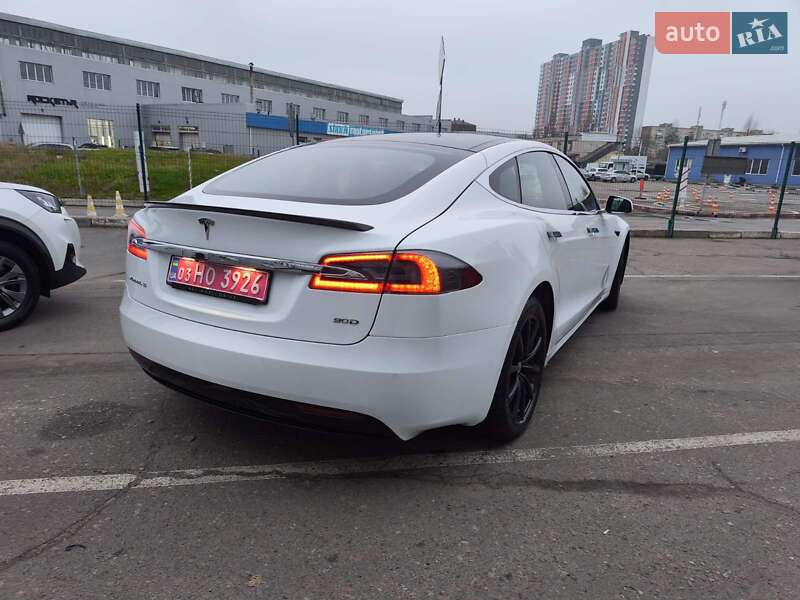 Лифтбек Tesla Model S 2018 в Киеве фото 9 Лифтбек Tesla Model S 2018 в Киеве
