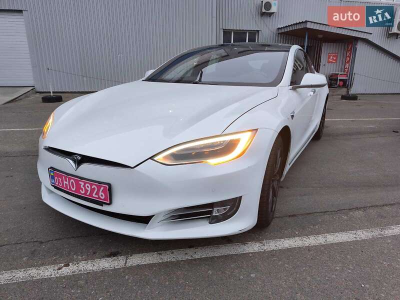 Лифтбек Tesla Model S 2018 в Киеве фото 19 Лифтбек Tesla Model S 2018 в Киеве