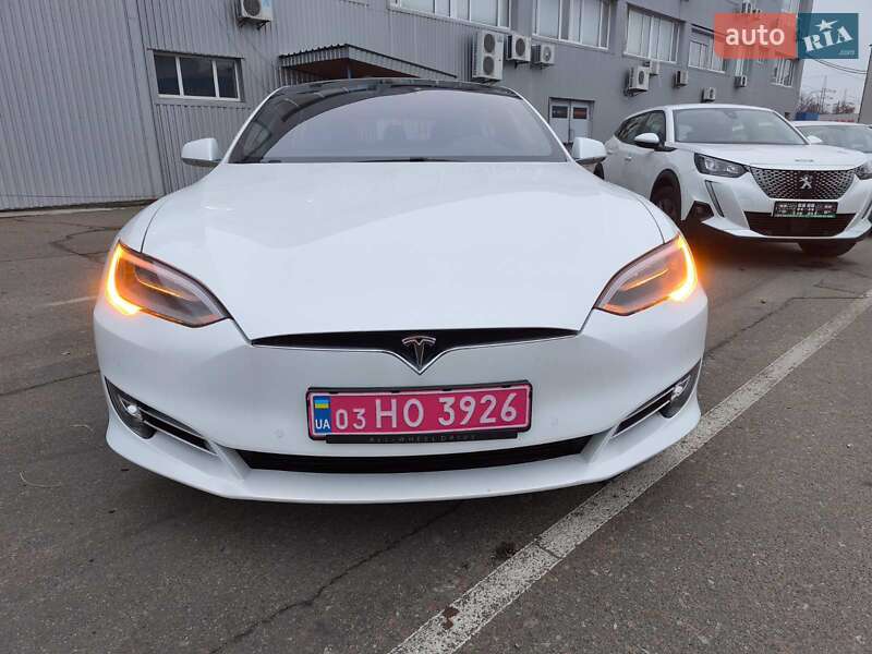 Лифтбек Tesla Model S 2018 в Киеве фото 23 Лифтбек Tesla Model S 2018 в Киеве