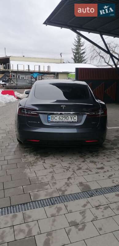 Лифтбек Tesla Model S 2017 в Самборе